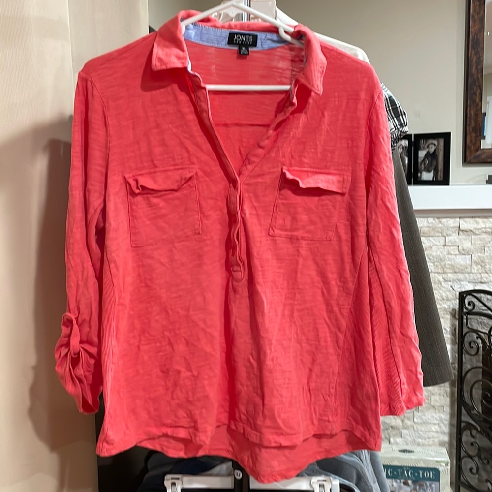 Jones New York three-quarter sleeve roll up blouse with two front pockets XL